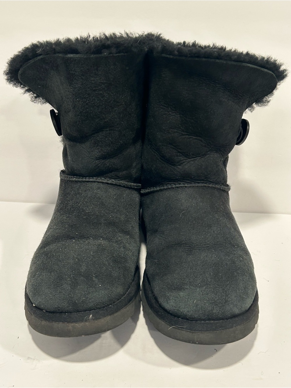 UGG Australia Bailey Button Classic Short Black Women Sheepskin Boots 5803 Sz 9 - Picture 2 of 12